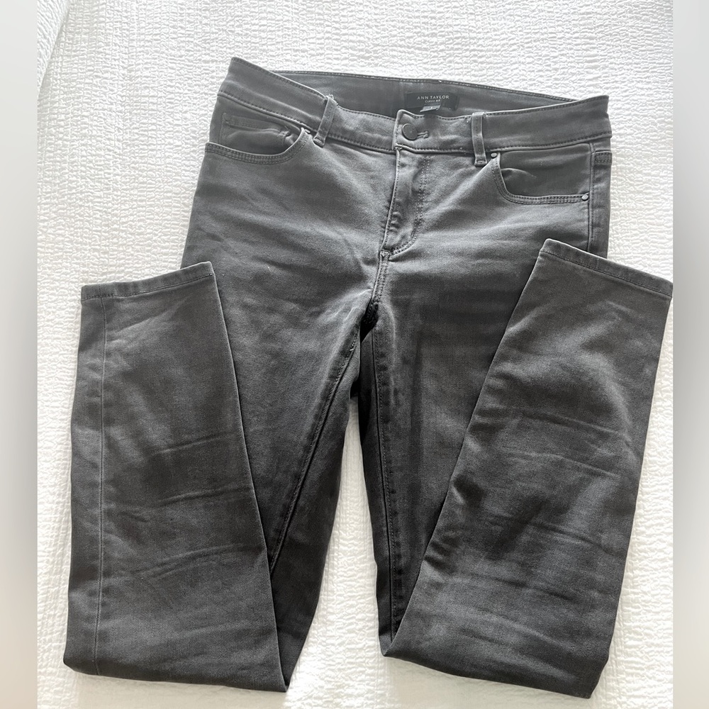 Ann Taylor Gray Skinny Jeans - Size 2 Curvy Fit